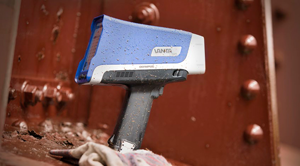 圖2：Vanta XRF分析儀的機(jī)身設(shè)計(jì)，可以用于惡劣的工業(yè)條件中。